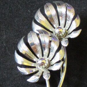 Vintage Unbranded Two Stemmed Flowers Silver Tone Brooch/Pin 3.25" x 1.5"